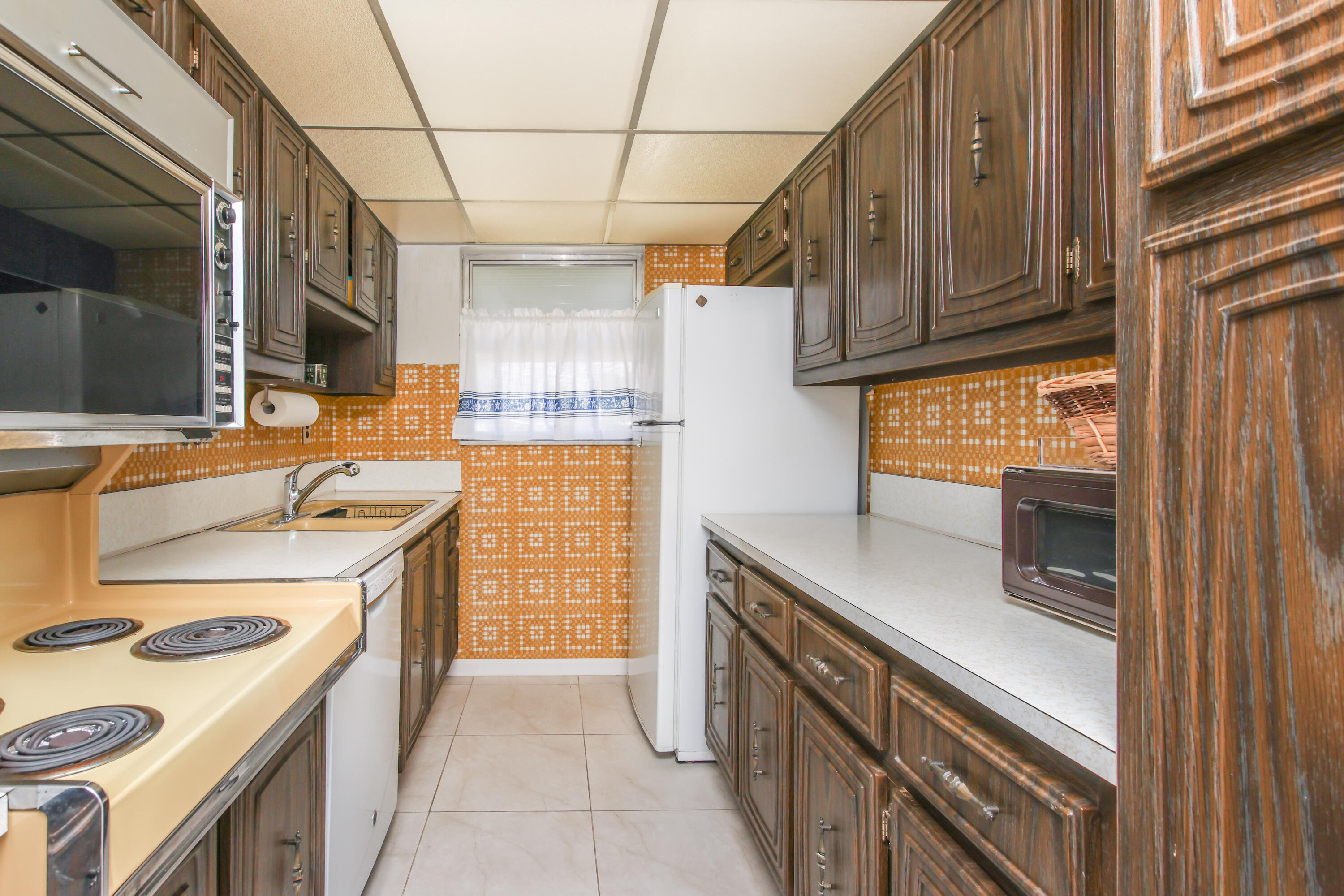 HIGH POINT OF DELRAY BEACH CONDO SEC I - Residential