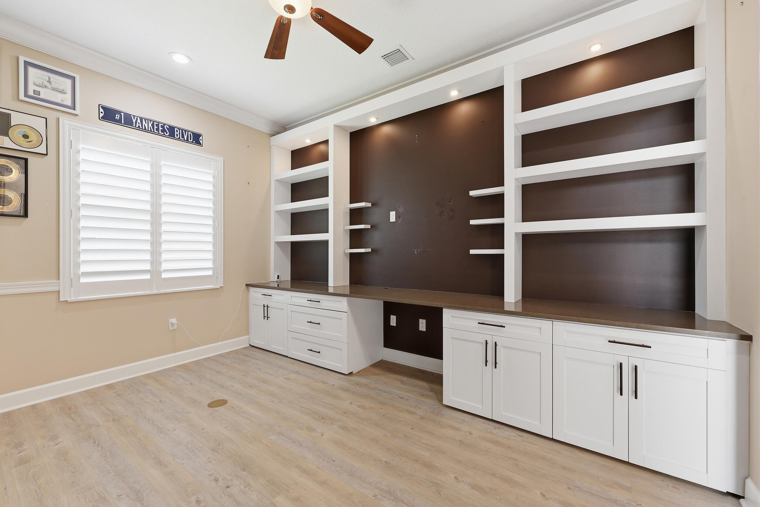 Valencia Cay - Residential