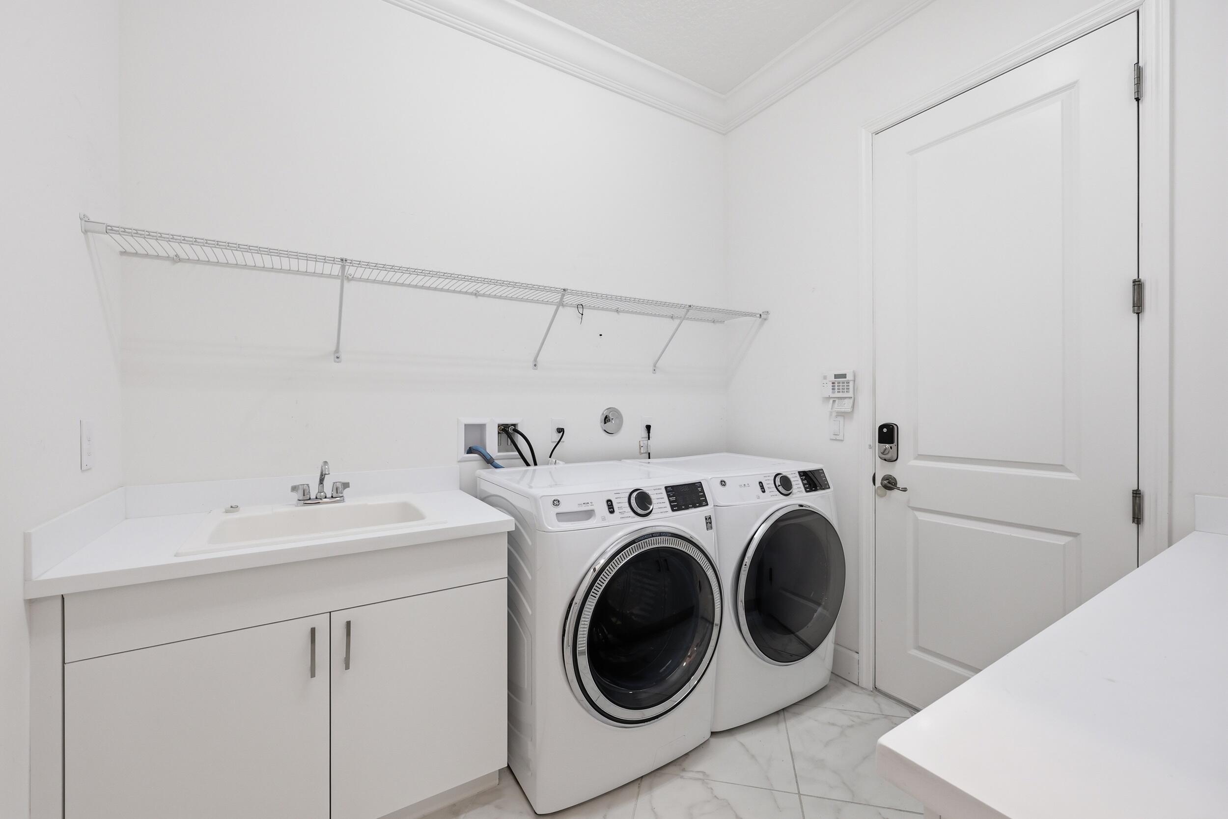 Valencia Cay - Residential