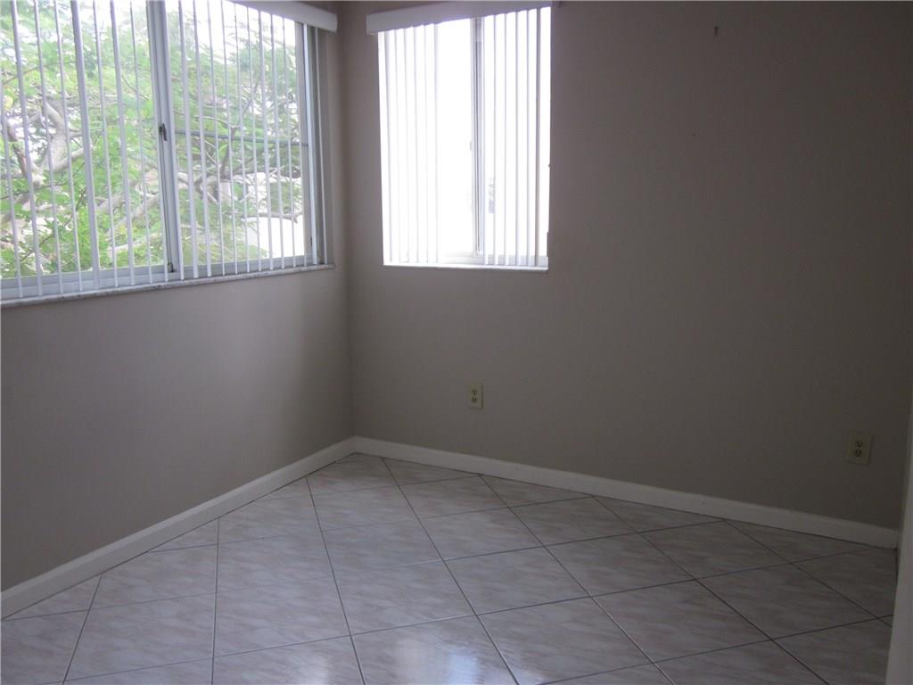 KINGS POINT - Residential