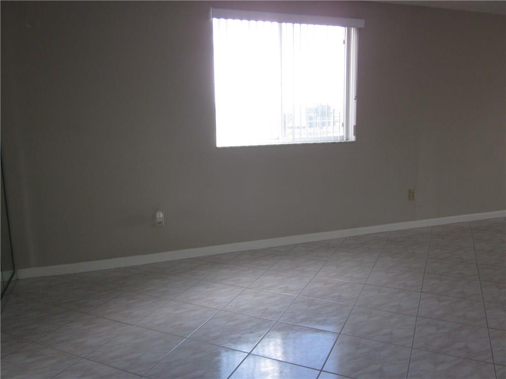 KINGS POINT - Residential