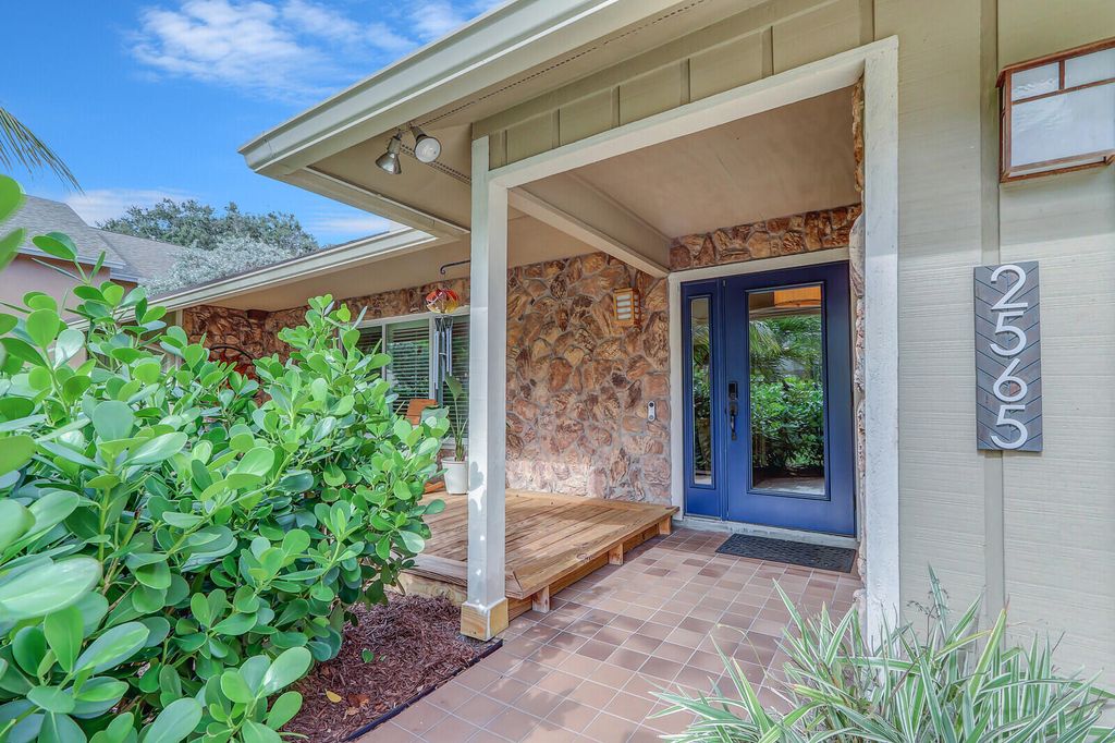 Photo of 2565 Prosperity Oaks Court, Palm Beach Gardens, FL 33410 (MLS # R10937620)