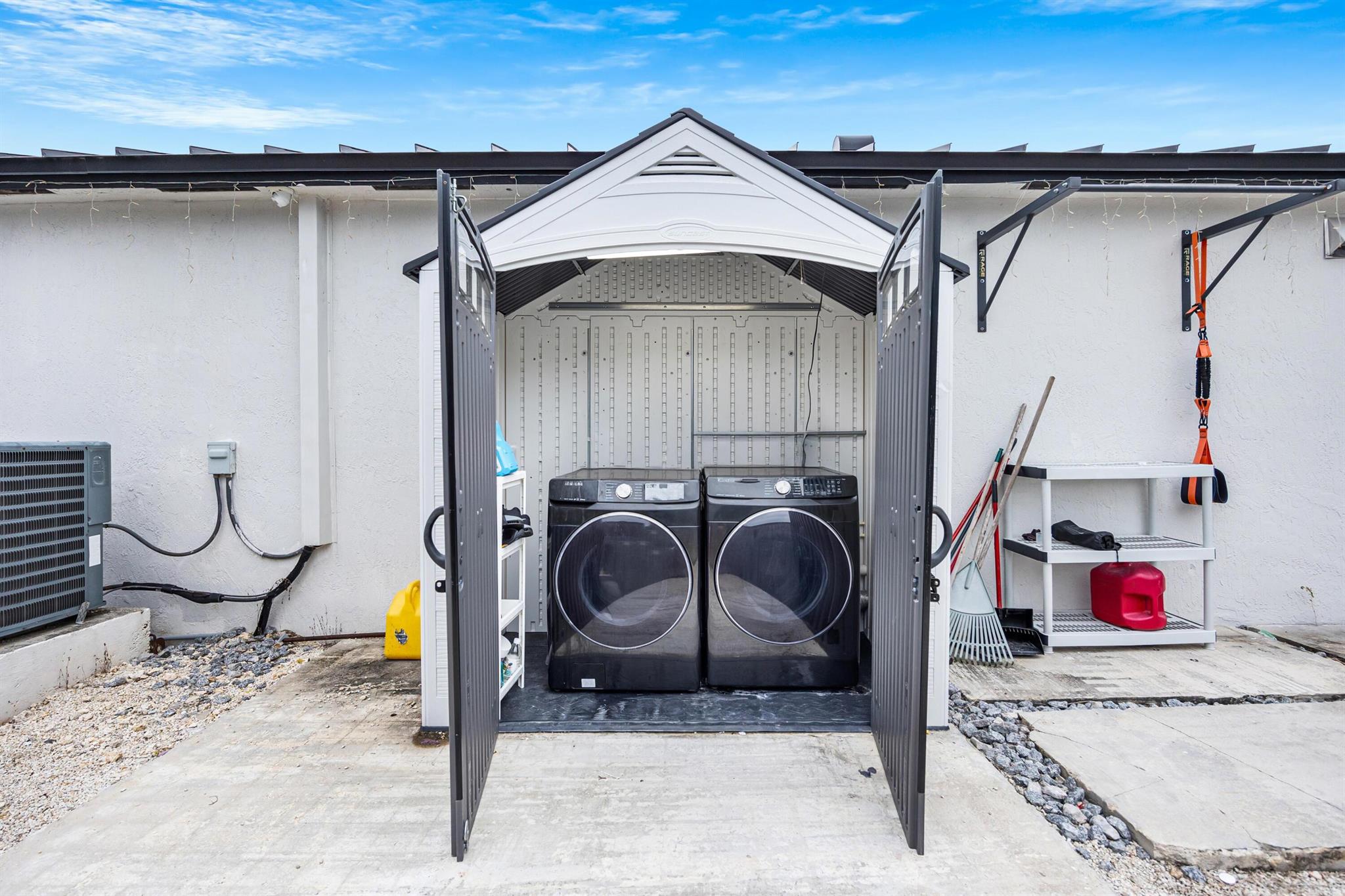 ISABELLA HOMES - Residential