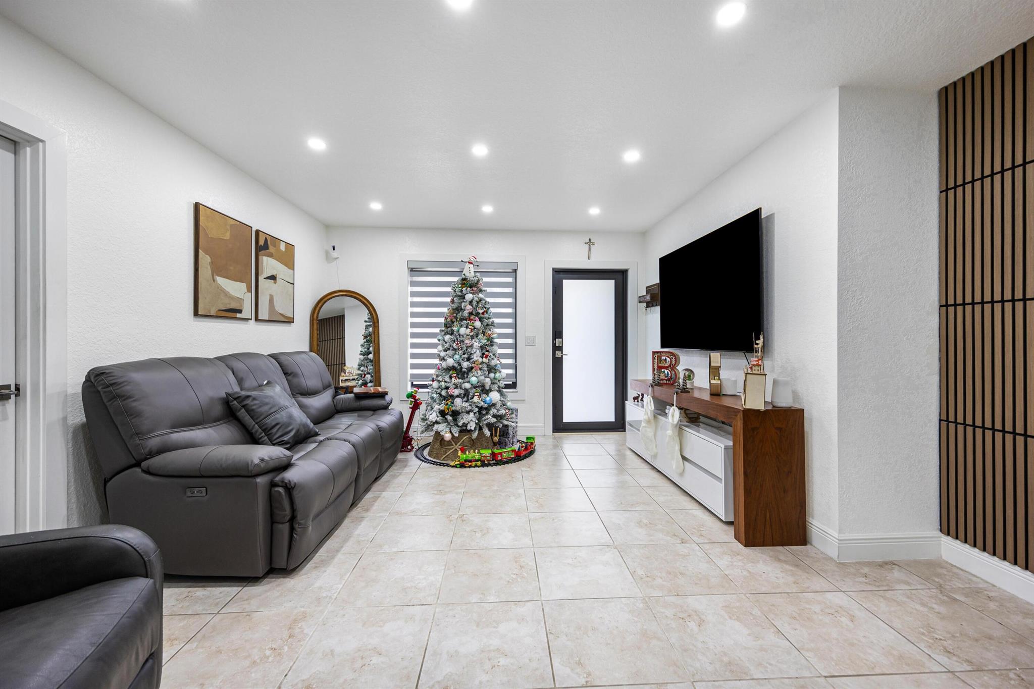 ISABELLA HOMES - Residential