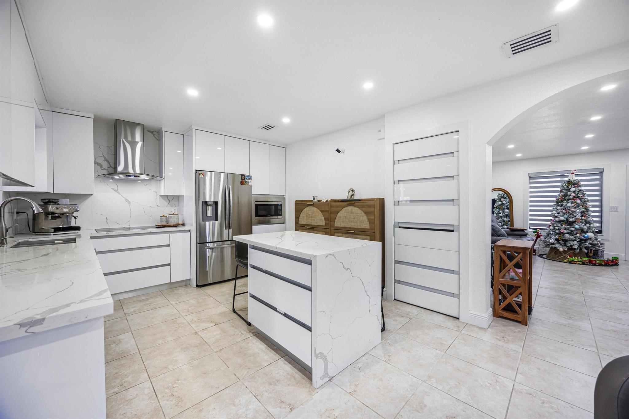 ISABELLA HOMES - Residential