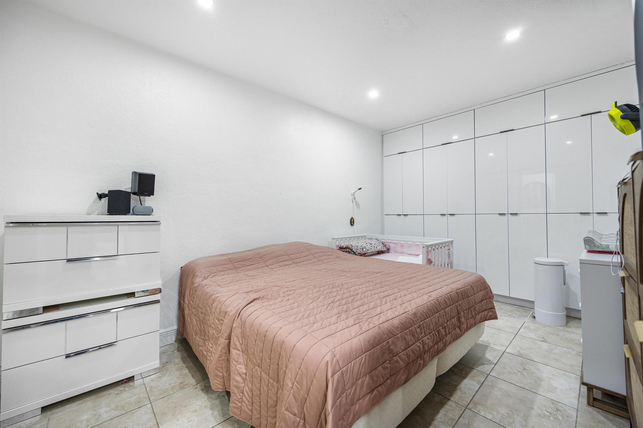 ISABELLA HOMES - Residential