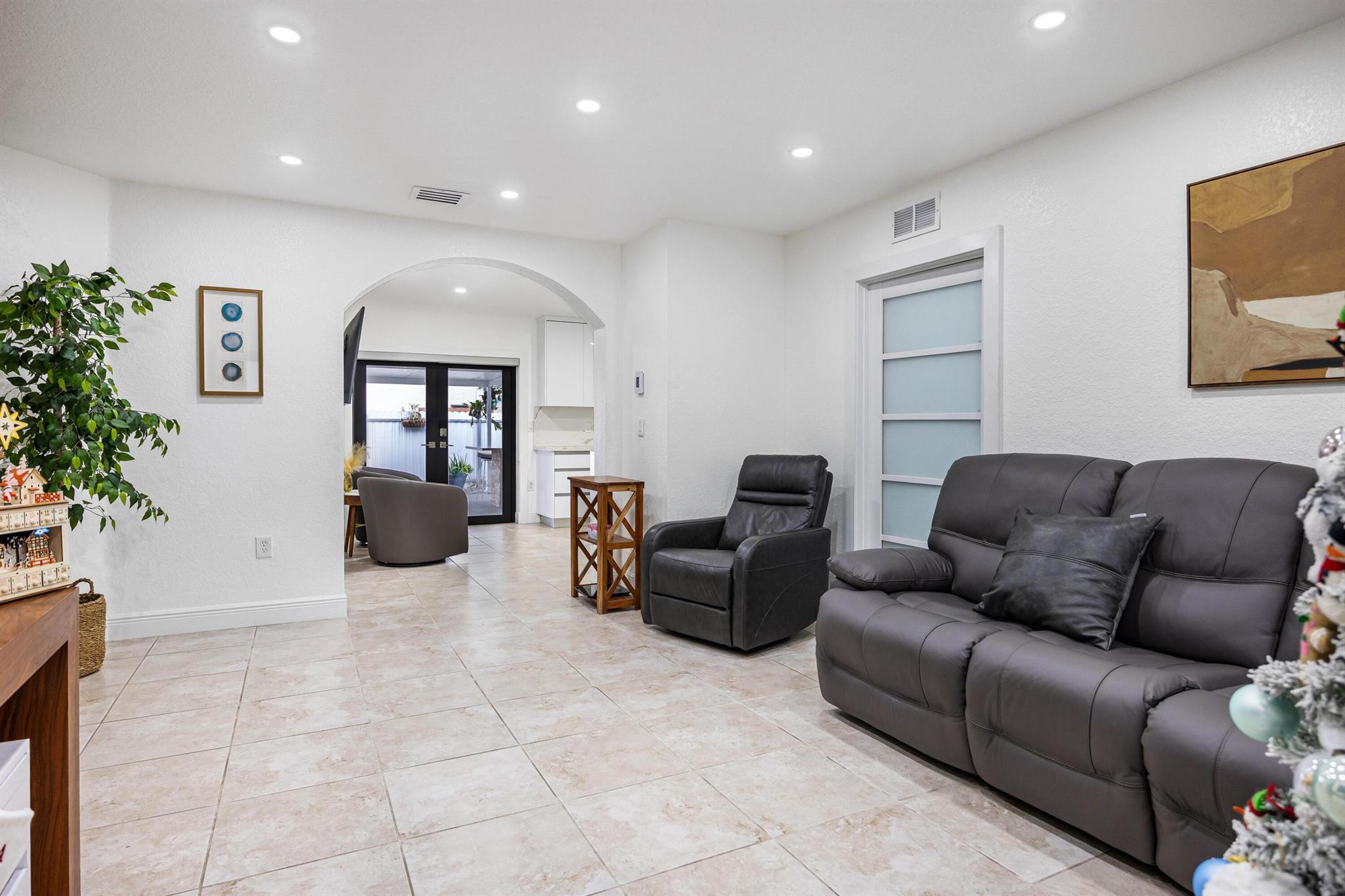 ISABELLA HOMES - Residential