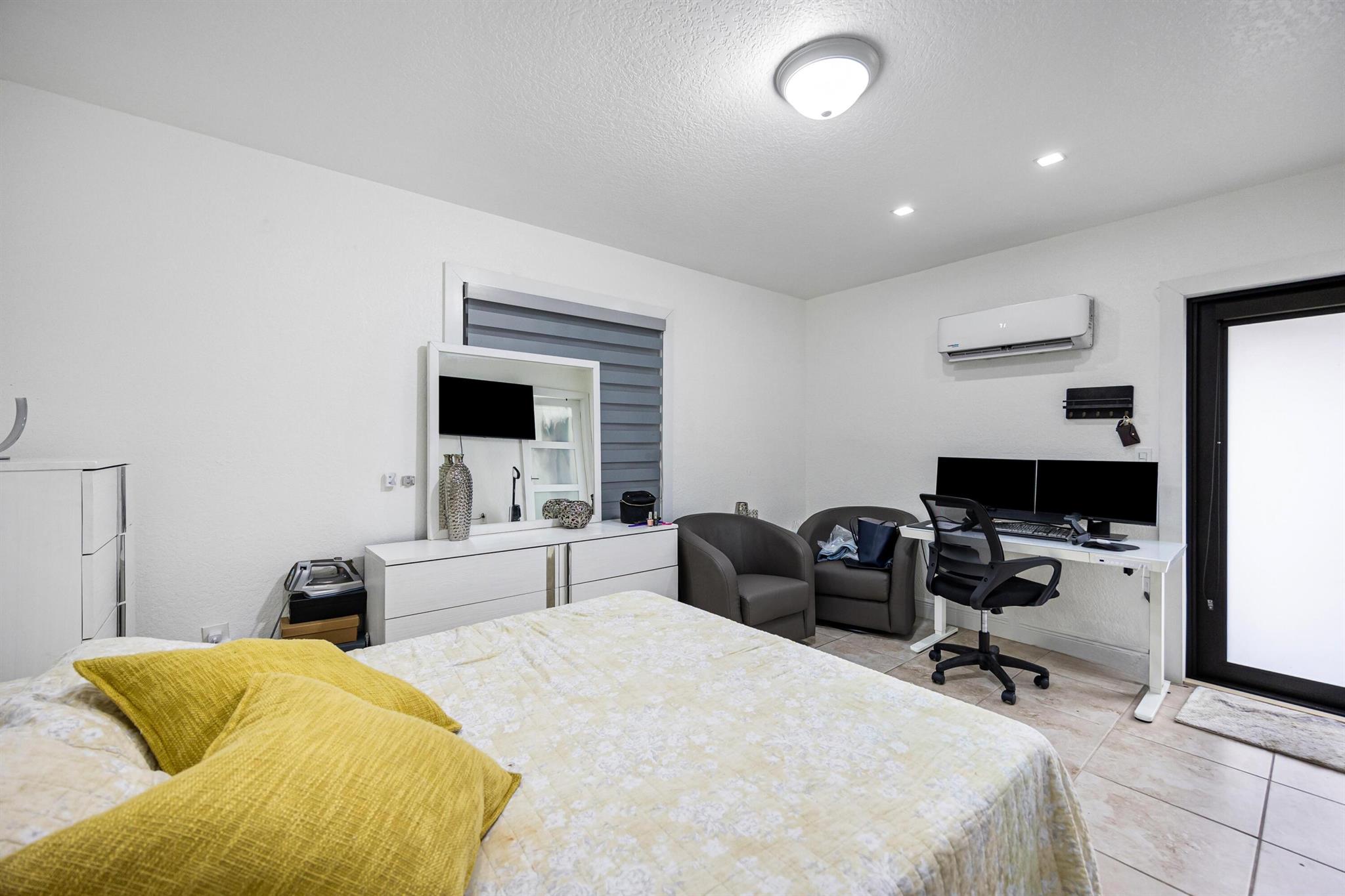 ISABELLA HOMES - Residential