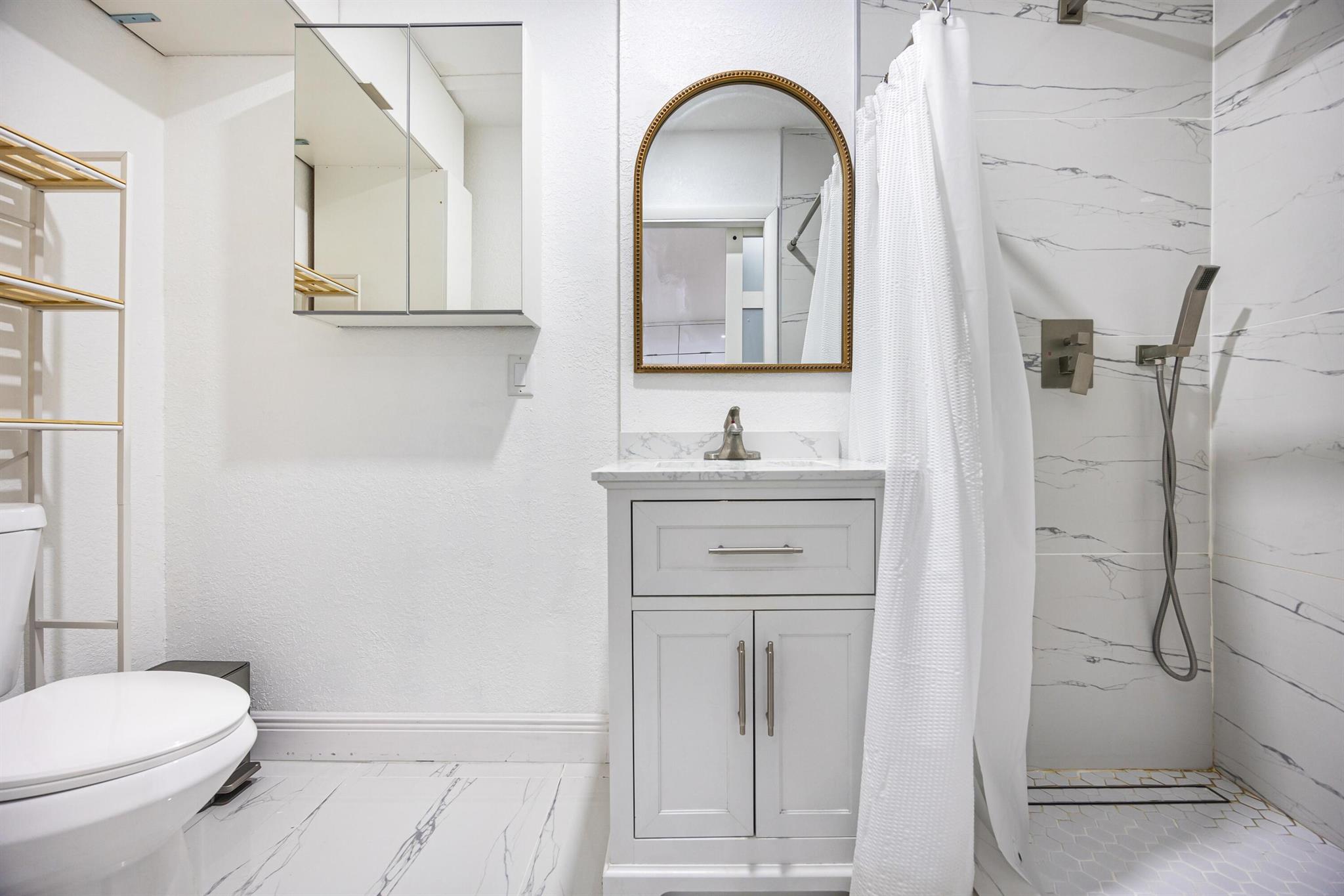 ISABELLA HOMES - Residential