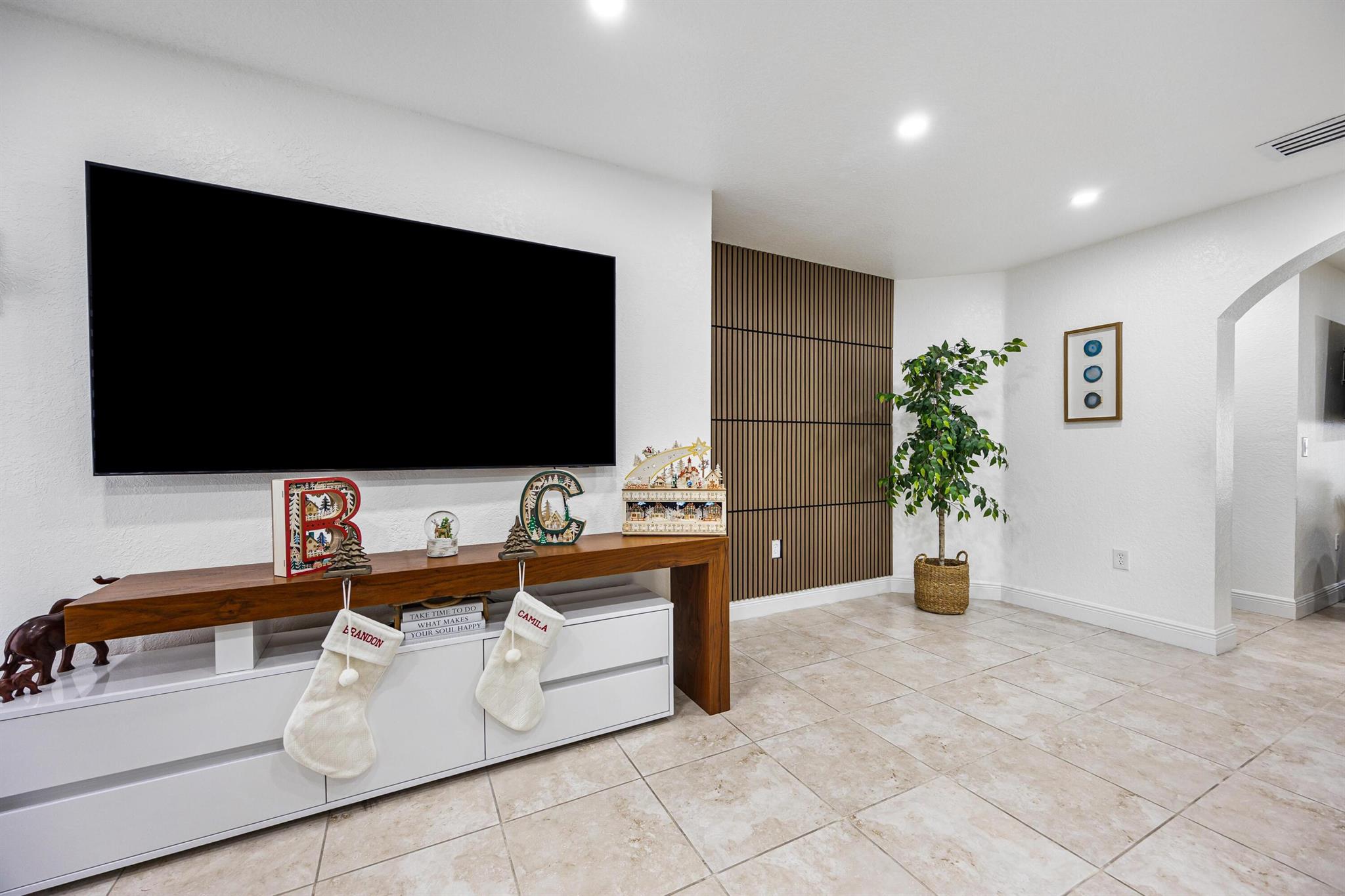 ISABELLA HOMES - Residential