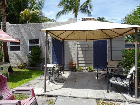 613 El Vedado A West Palm Beach FL 33405