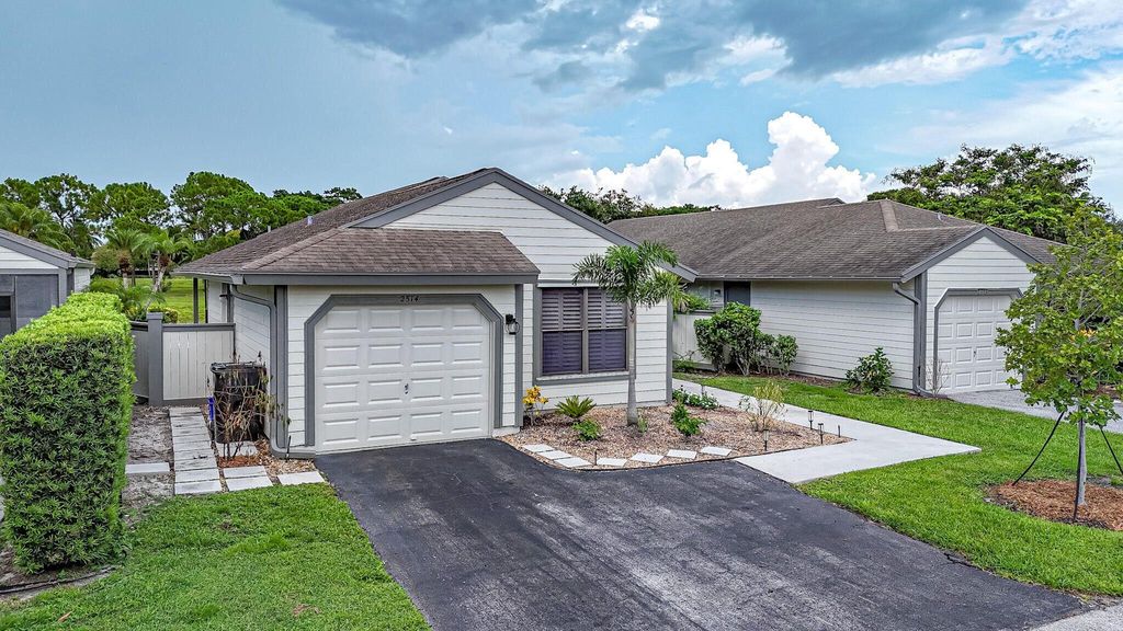 Photo of 2514 Bedford Mews Drive, Wellington, FL 33414 (MLS # B26020717)