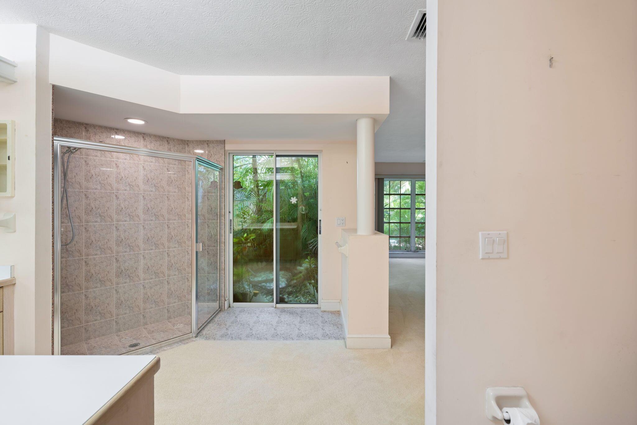 CASTLE HILL - Residential