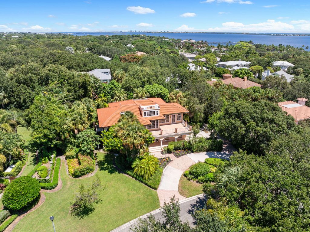 Photo of 6 Castle Hill Way, Sewalls Point, FL 34996 (MLS # R11116917)