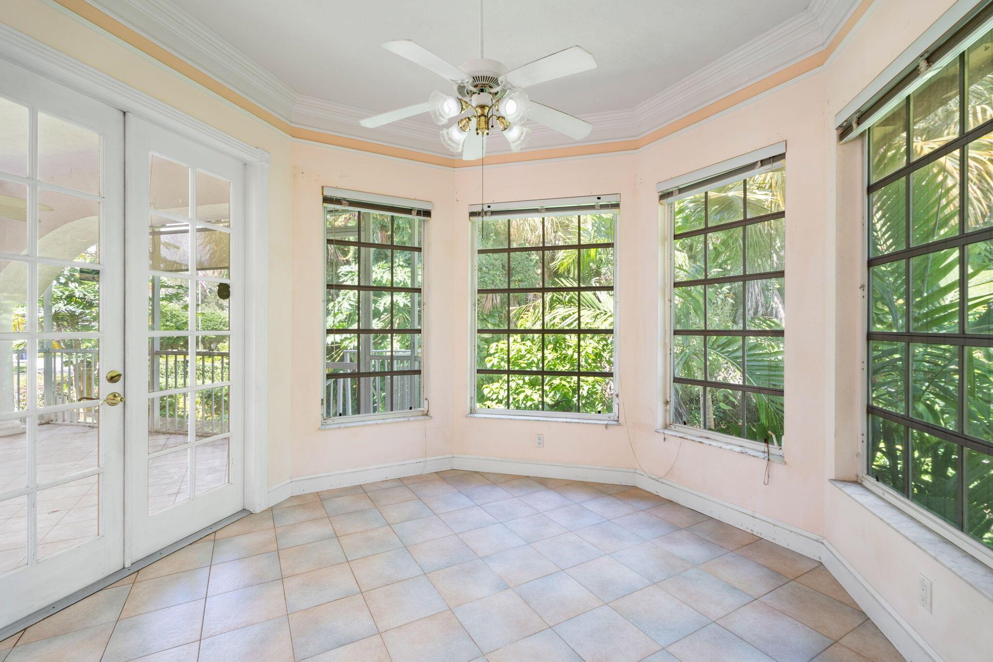 CASTLE HILL - Residential