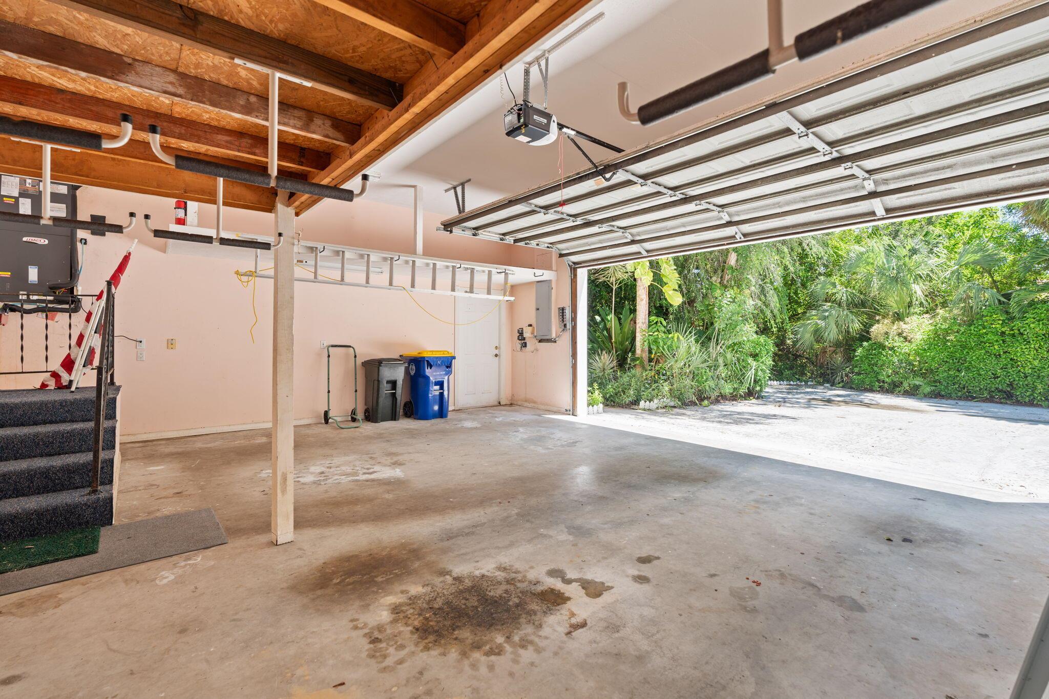 CASTLE HILL - Residential