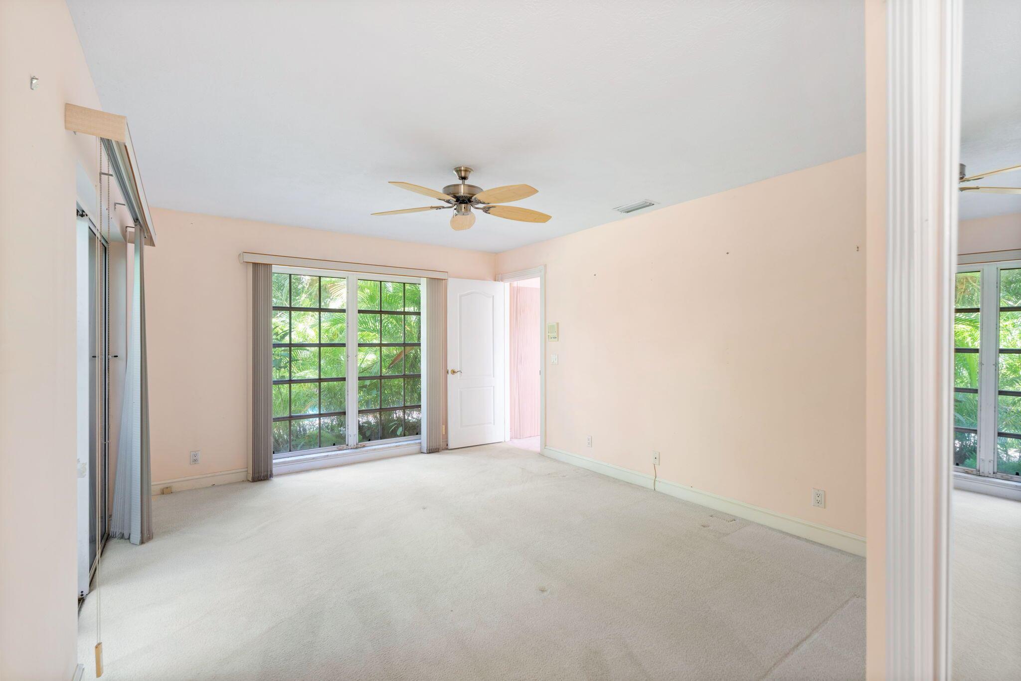 CASTLE HILL - Residential