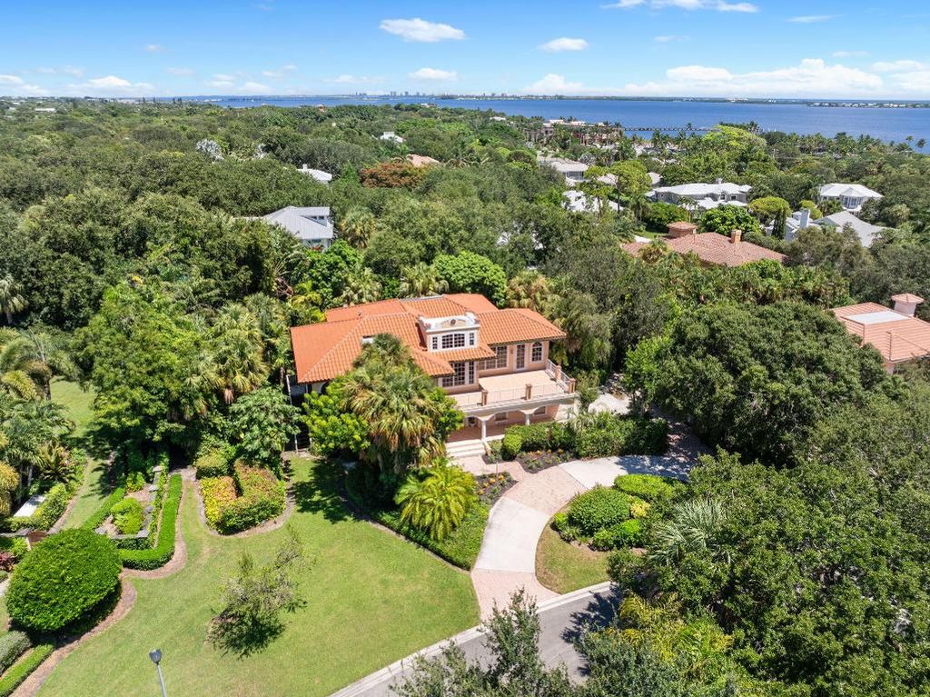 Photo of 6 Castle Hill Way, Sewalls Point, FL 34996 (MLS # R11116917)