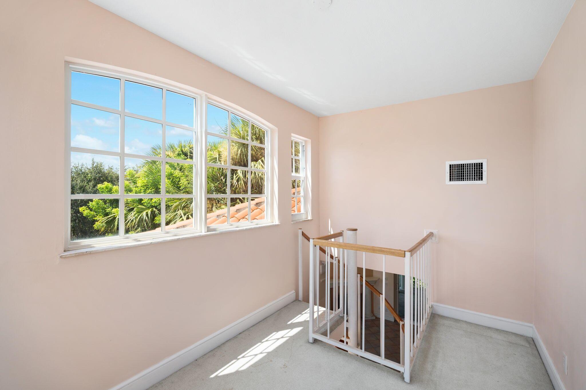 CASTLE HILL - Residential