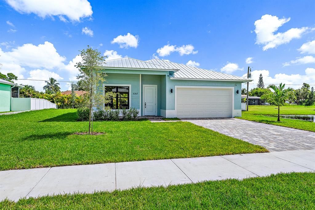 Photo of 6367 SE Amethyst Terrace, Hobe Sound, FL 33455 (MLS # R10850108)
