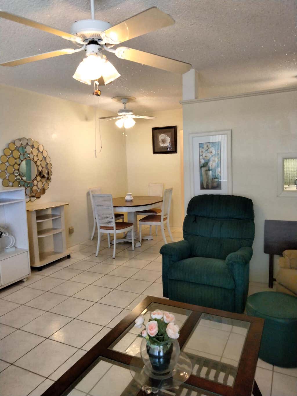 Photo of 815 SW 10th Terrace #17V, Hallandale Beach, FL 33009 (MLS # B26067490)