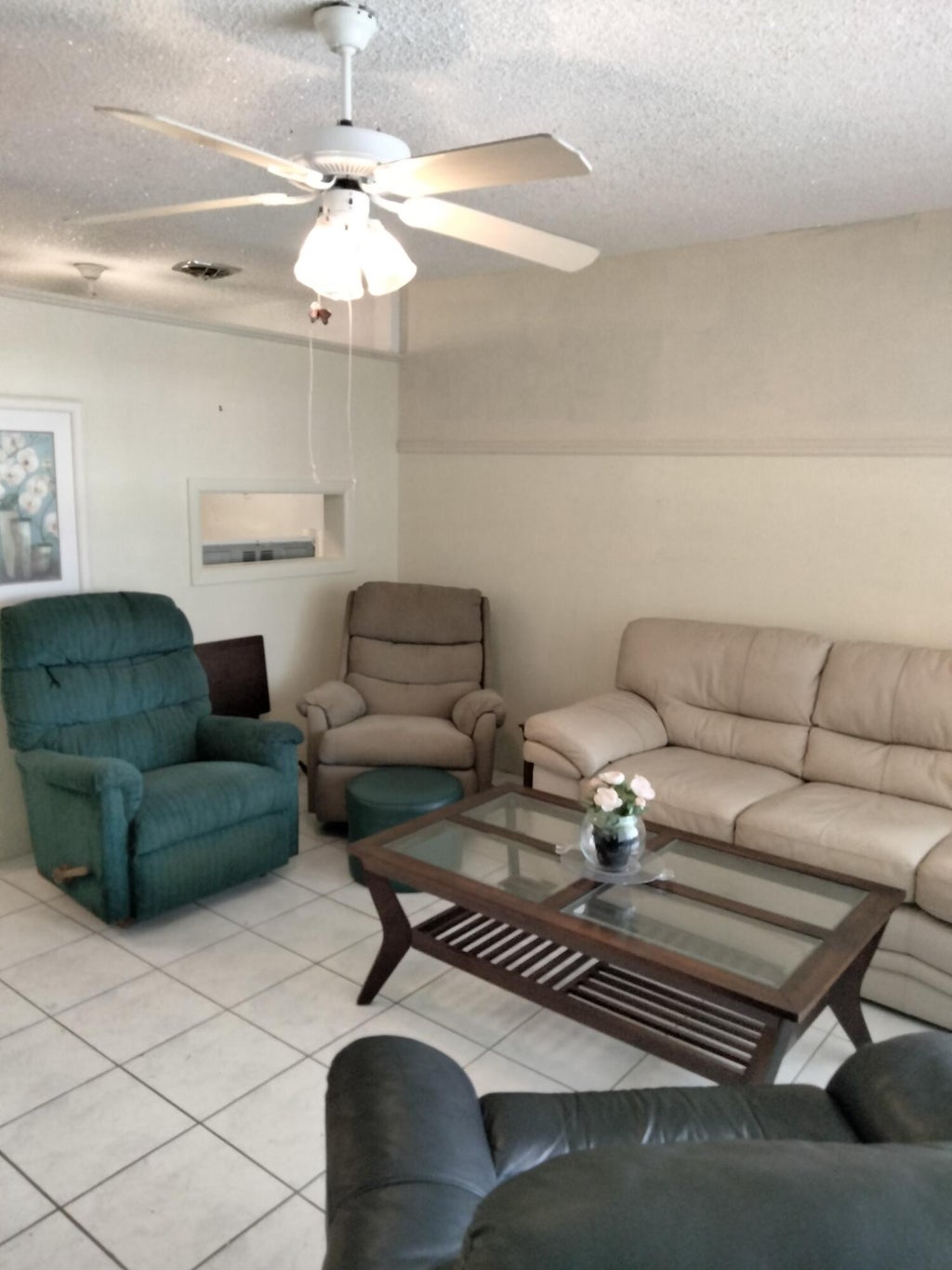 Photo of 815 SW 10th Terrace #17V, Hallandale Beach, FL 33009 (MLS # B26067490)