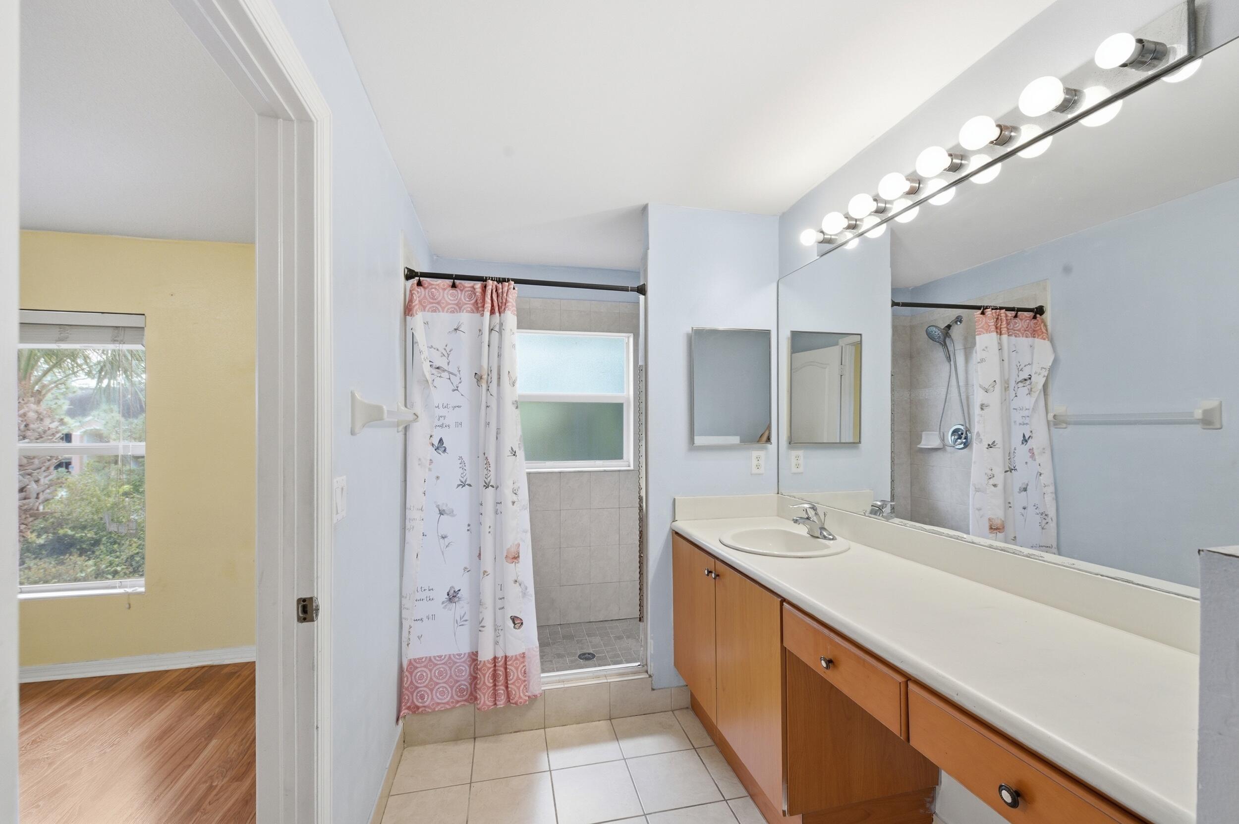 SEMINOLE PALMS - Residential Lease