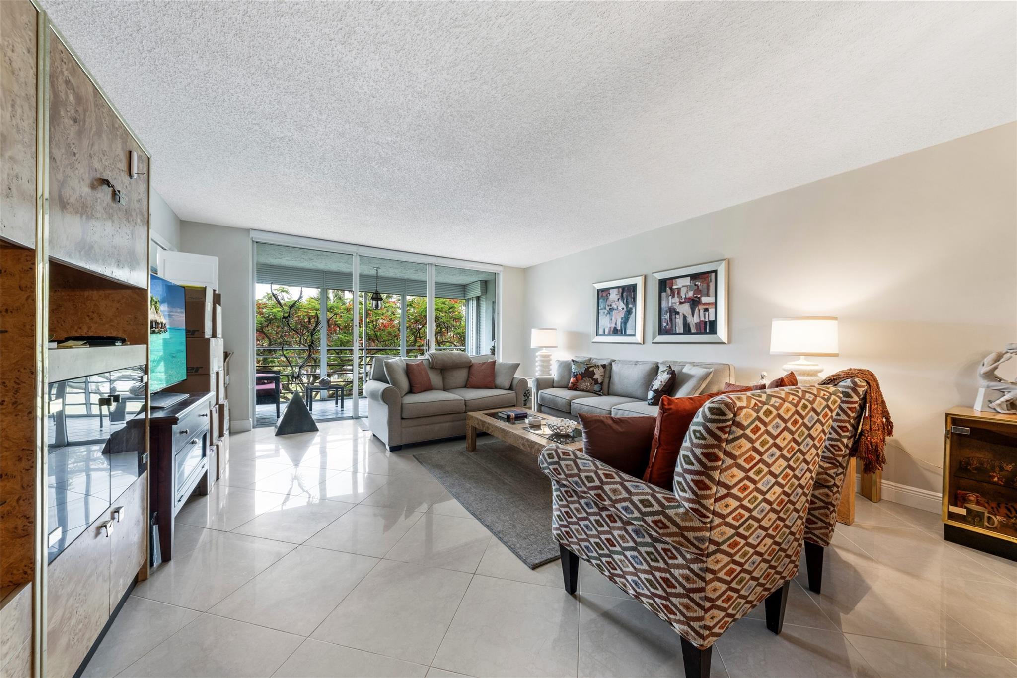 3960 Oaks Clubhouse Dr 312