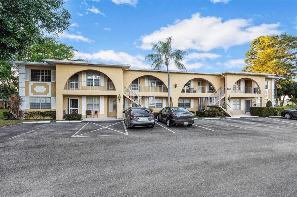 TOTALLY REMODELED WITH A VERY MODERN, OPEN KITCHEN. STAINLESS STEEL APPLIANCES, AND QUARTZ COUNTERTOPS. A HUGE PANTRY, WASHER AND DRYER IN THE UNIT. LARGE MASTER WITH WALK-IN CLOSET AND ONE EXTRA CLOSET. THE 2ND BEDROOM IS AMAZING, WITH A WALK IN CLOSET AND FULL BATH. THE ENCLOSED FLORIDA ROOM PROVIDES EXTRA LIVING SPACE WITH STORAGE. COMMUNITY AMENITIES ARE THE CLUB HOUSE,TENNIS COURTS, SHOWS, BILLIARD ROOM, FITNESS ROOM AND HEATED POOL. AMAZING LOCATION!