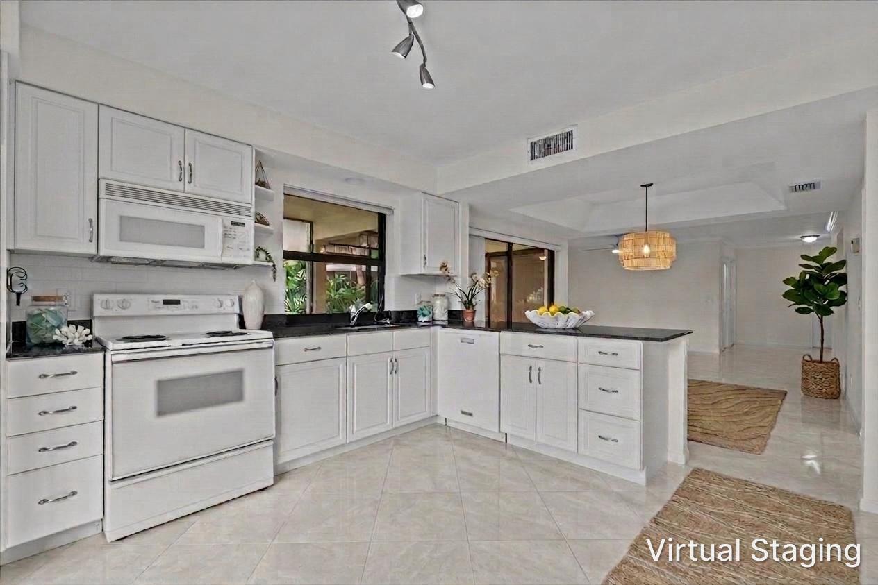 WATERBEND AT JONATHANS LANDING CONDO - Residential