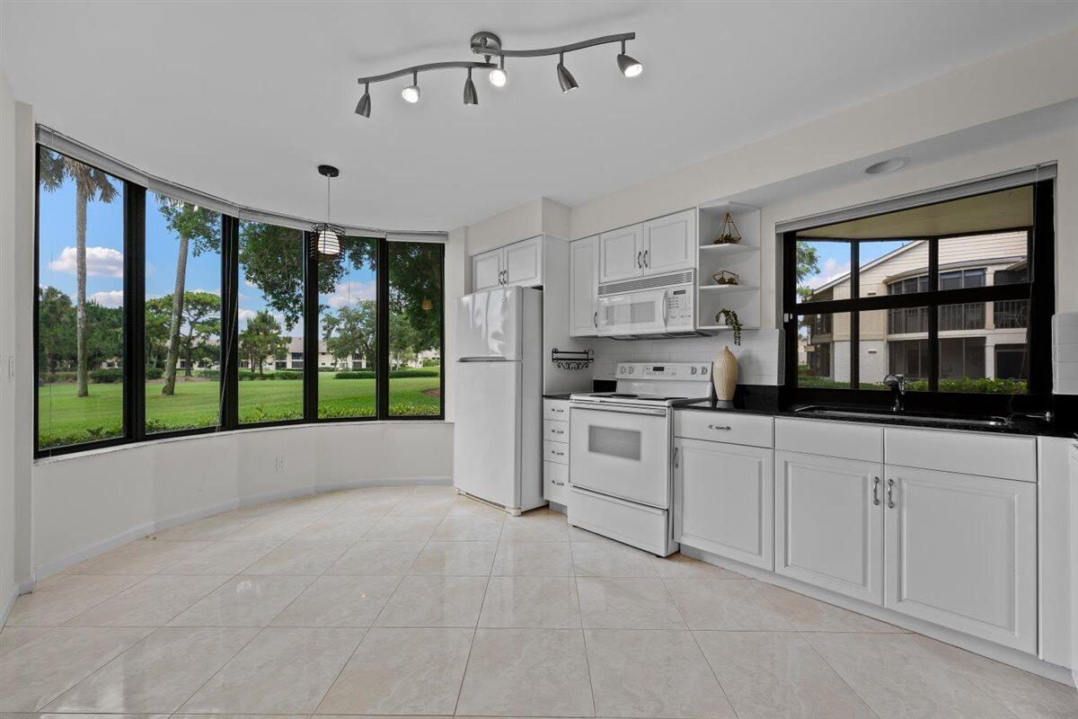 WATERBEND AT JONATHANS LANDING CONDO - Residential