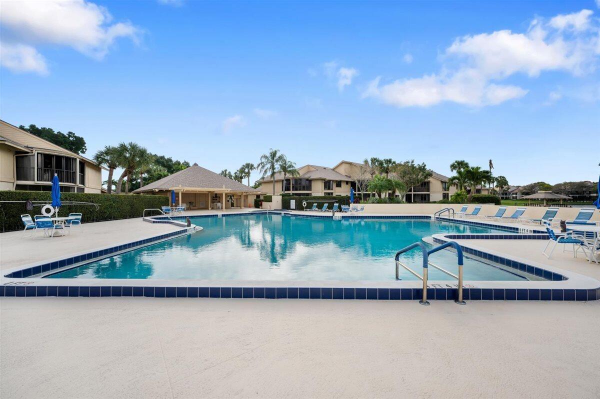 WATERBEND AT JONATHANS LANDING CONDO - Residential