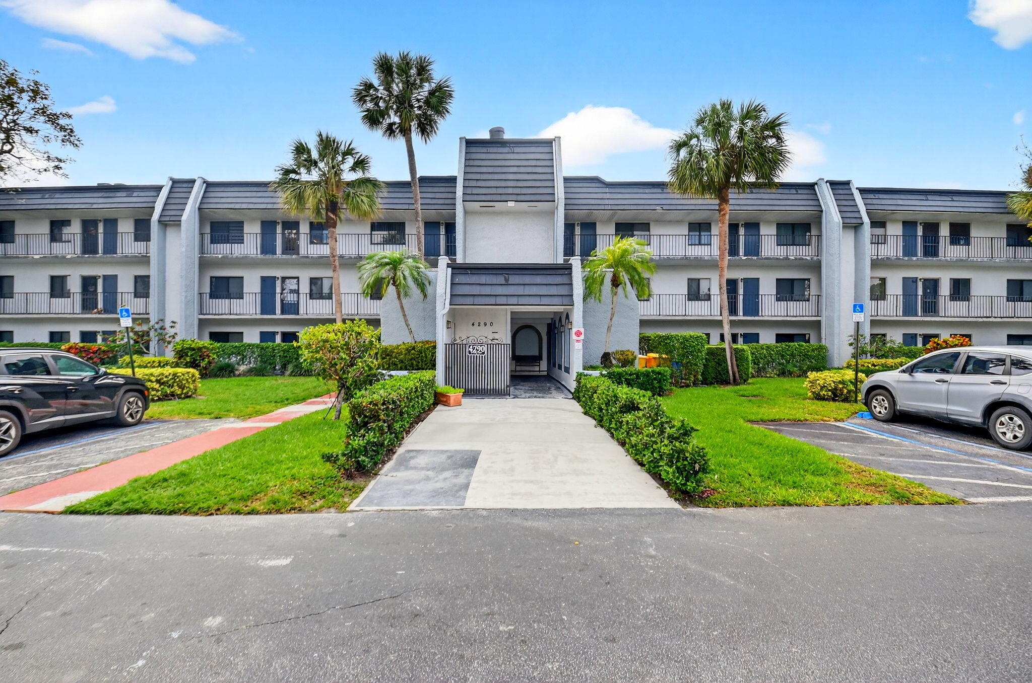 4290 Deste Court 303