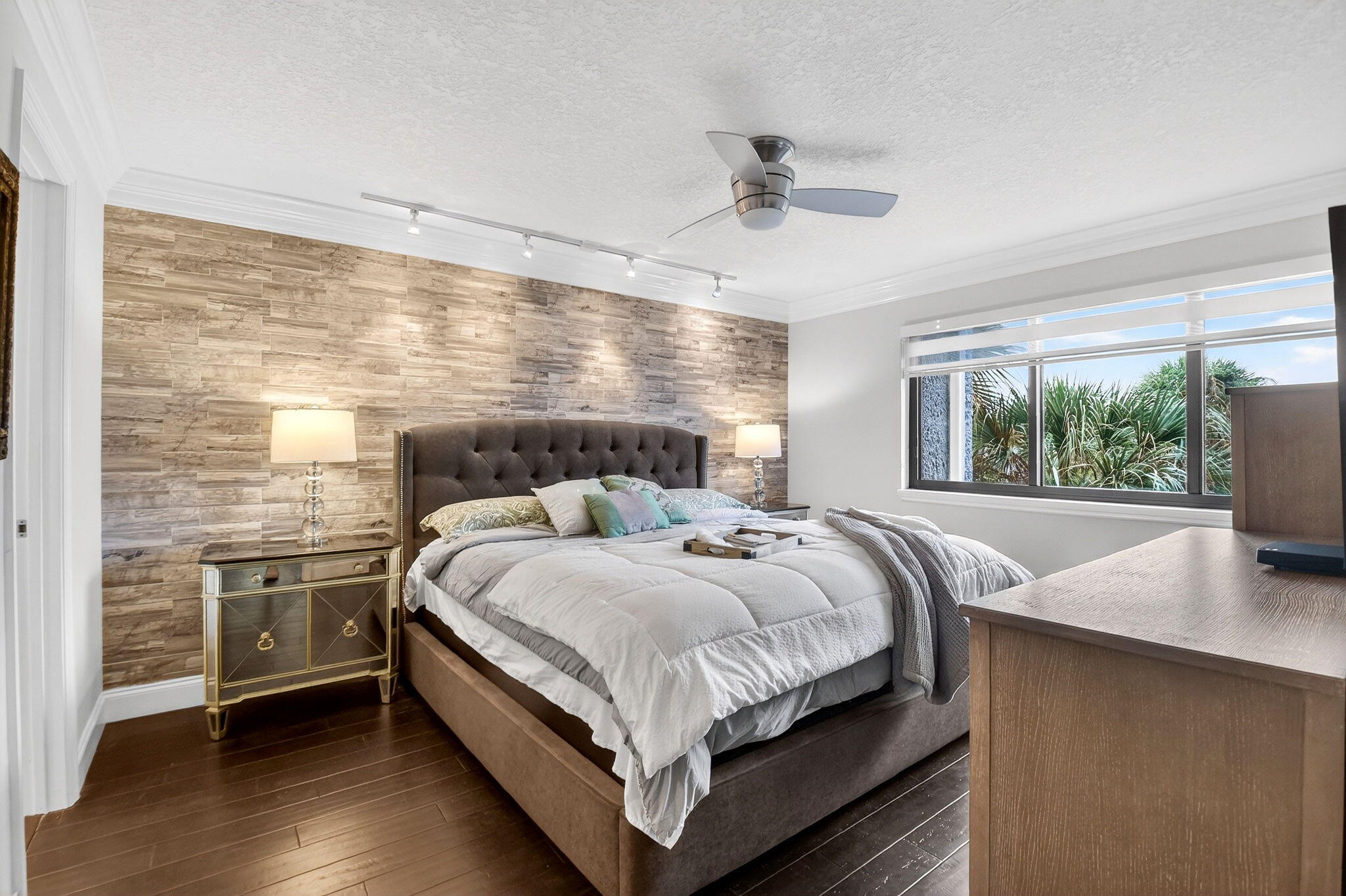 FOUNTAINS OF PALM BEACH CONDO 5 - Residential