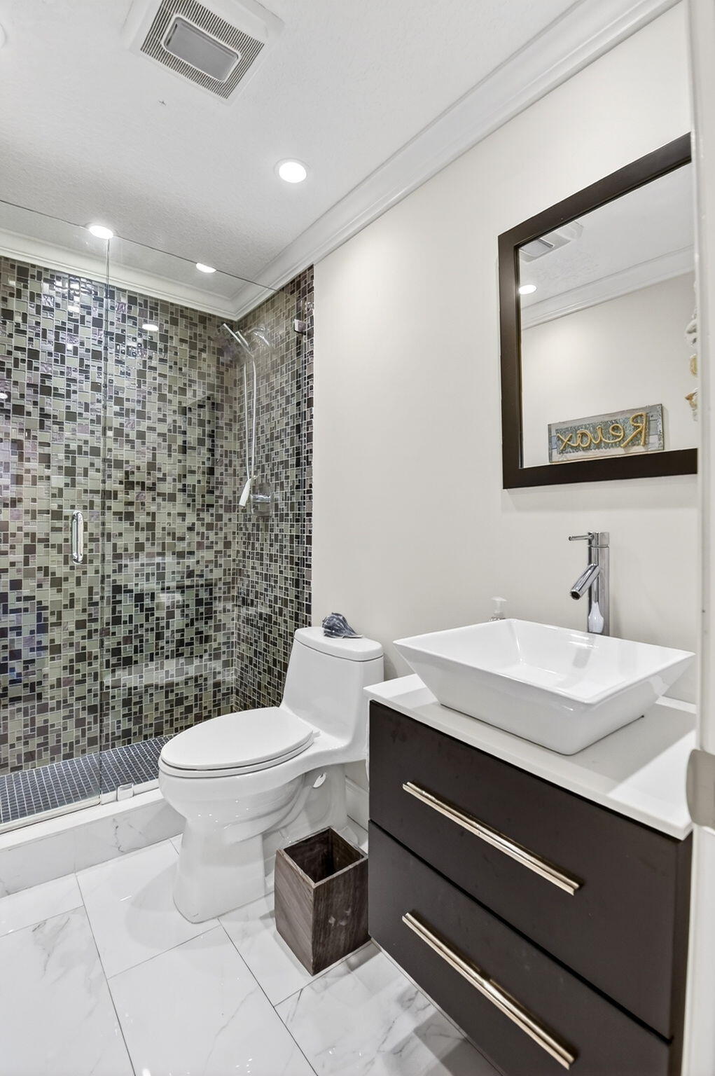 FOUNTAINS OF PALM BEACH CONDO 5 - Residential