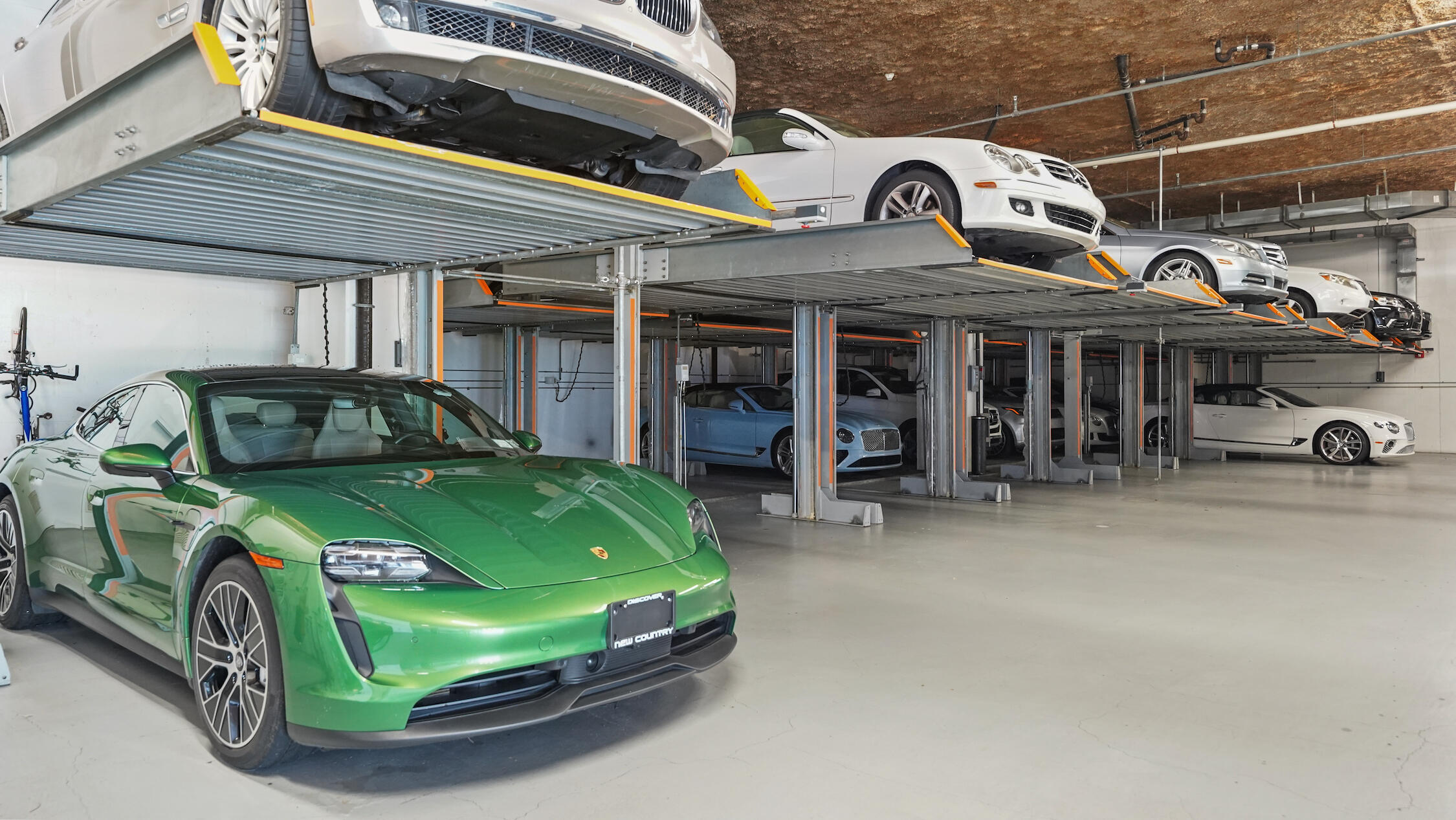 COCONUT GROVE RESIDENCES - Residential