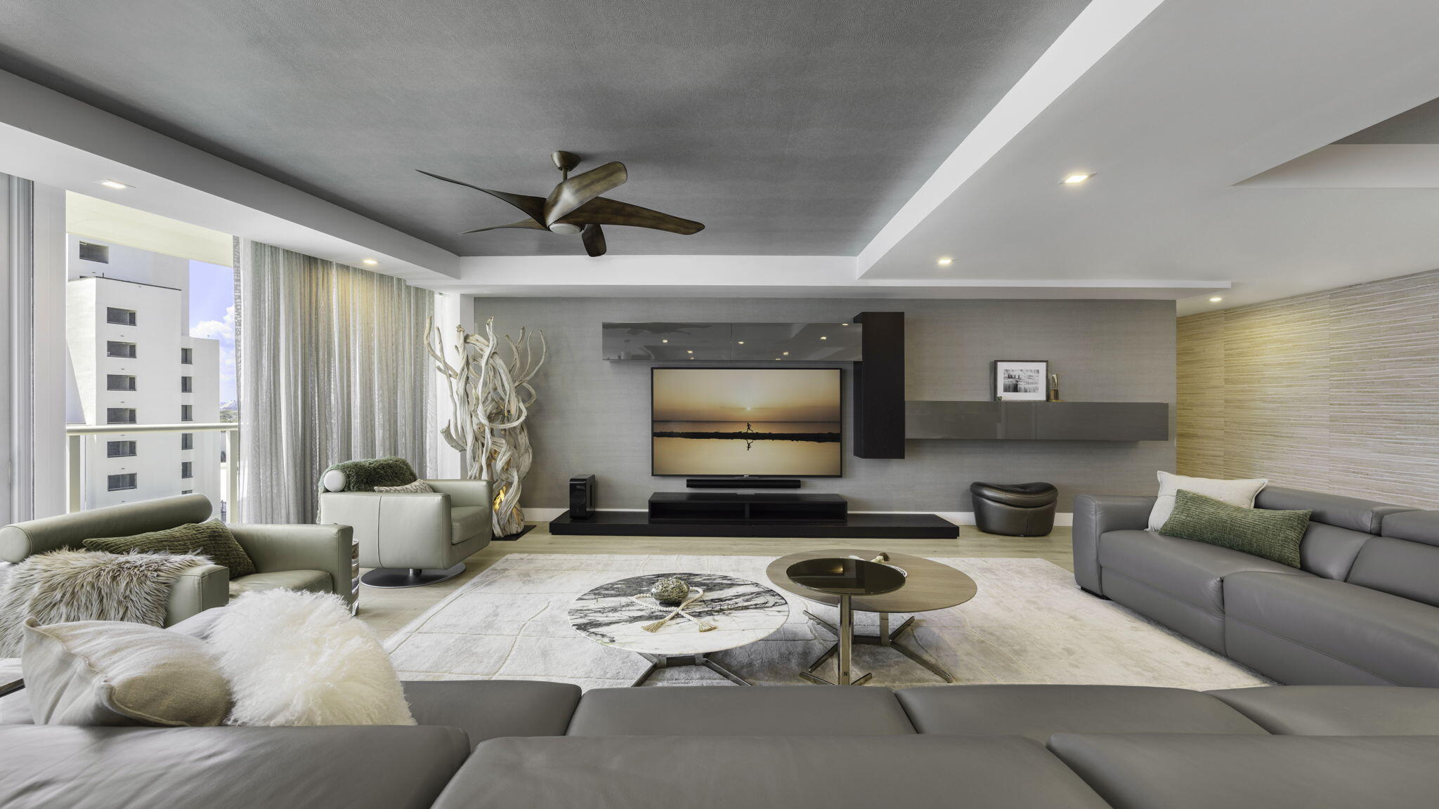 1200 Holiday Drive 1003