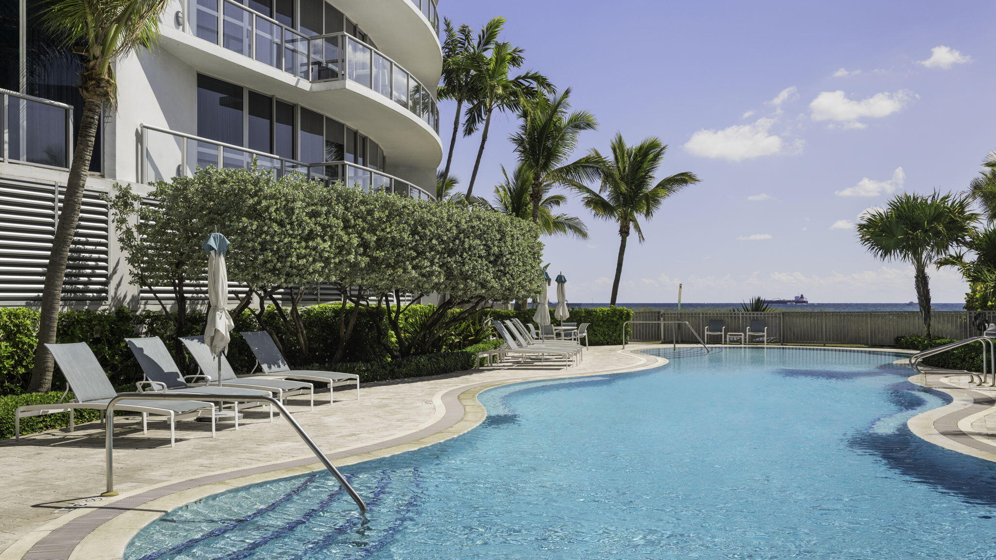 COCONUT GROVE RESIDENCES - Residential