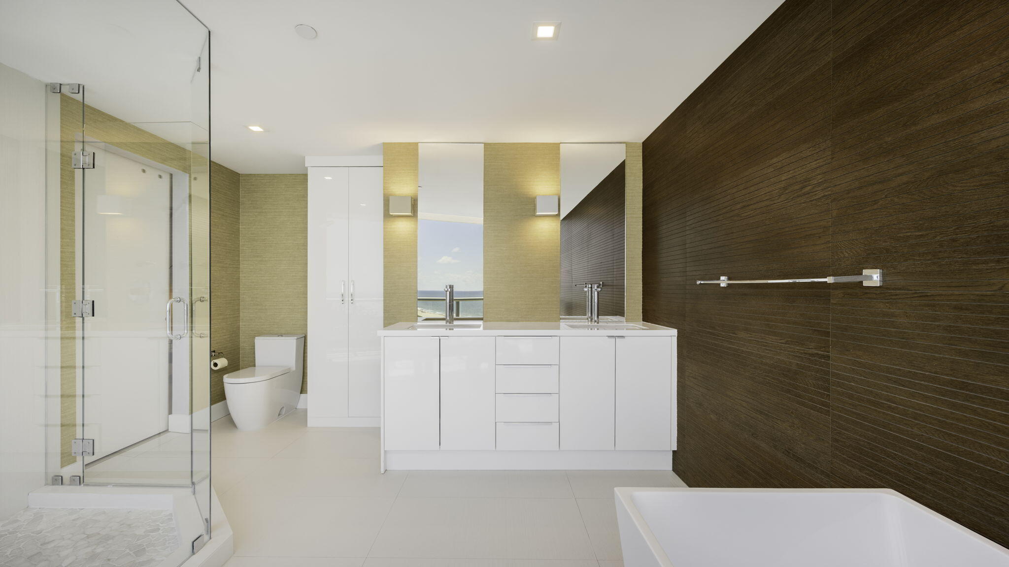 COCONUT GROVE RESIDENCES - Residential