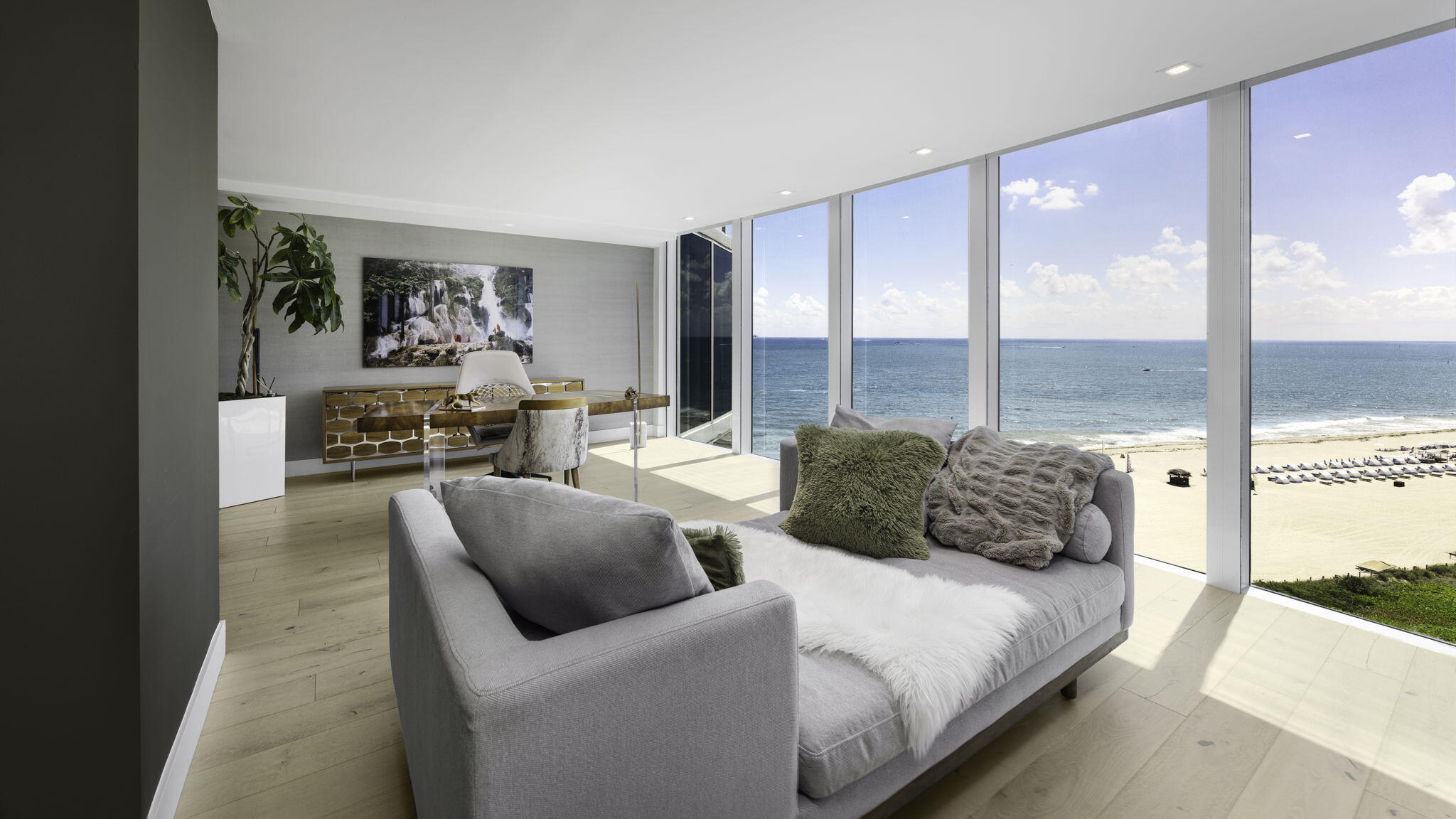 COCONUT GROVE RESIDENCES - Residential