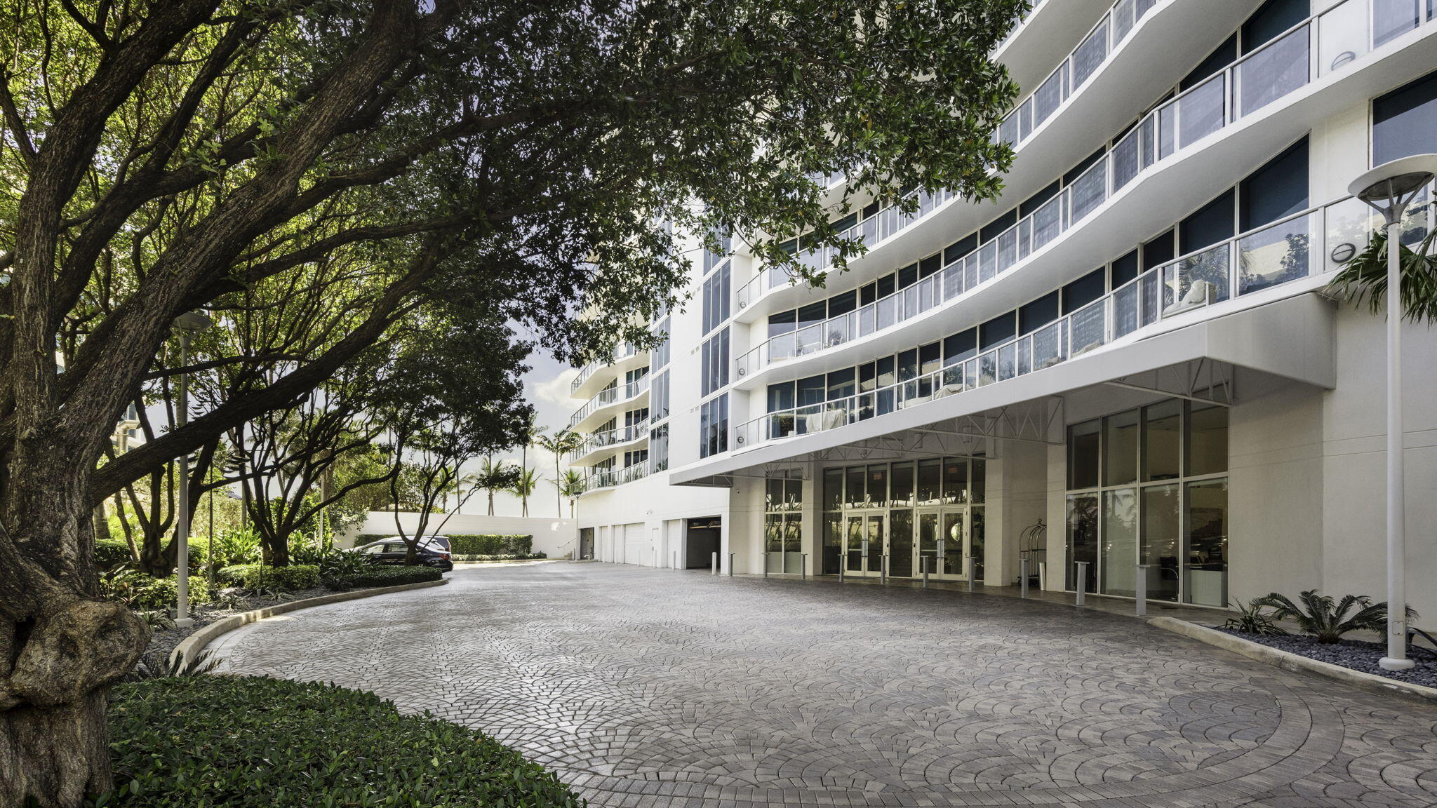 COCONUT GROVE RESIDENCES - Residential