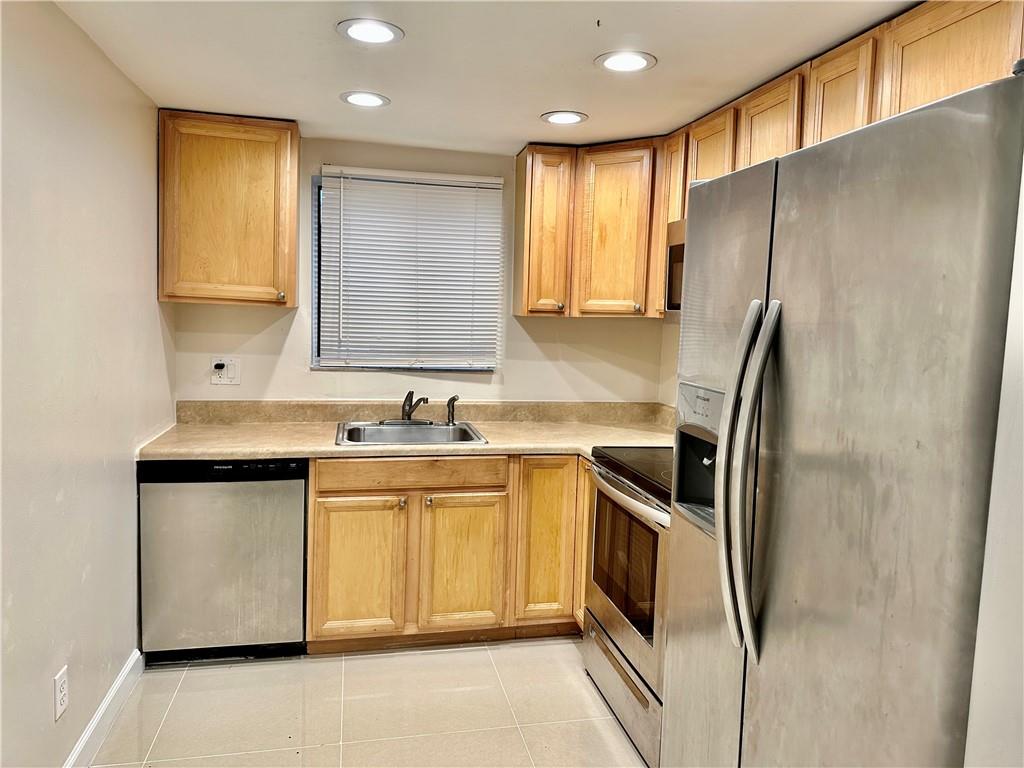 Cozy 2-Bedroom, 2-Bathroom Condo for Rent!! Welcome to this charming first-floor corner unit in the heart of Pompano Beach! This condo is well-maintained and filled with natural light, offering both comfort and convenience. Tile flooring throughout. Fresh paint. Modern stainless steel kitchen appliances. In-unit washer and dryer. Screened front porch – perfect for relaxing. Close to shopping, dining, and just minutes from the beach! Don’t miss this opportunity – schedule a tour today before it’s gone!