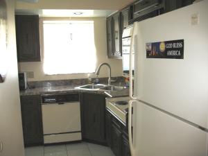 COLONIAL CLUB CONDO SEC 2 - Residential