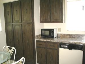 COLONIAL CLUB CONDO SEC 2 - Residential