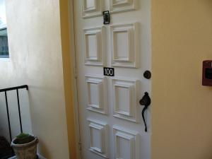 COLONIAL CLUB CONDO SEC 2 - Residential