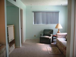 COLONIAL CLUB CONDO SEC 2 - Residential