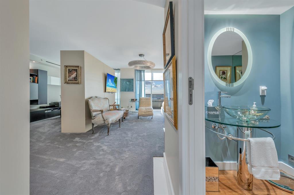 TRUMP PLAZA OF THE PALM B - Residential