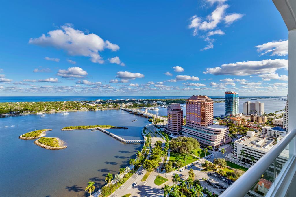 TRUMP PLAZA OF THE PALM B - Residential