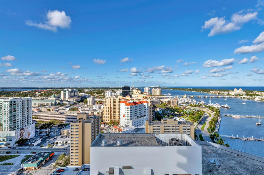 TRUMP PLAZA OF THE PALM B - Residential