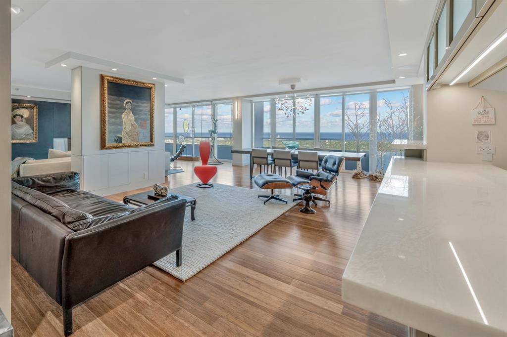 TRUMP PLAZA OF THE PALM B - Residential